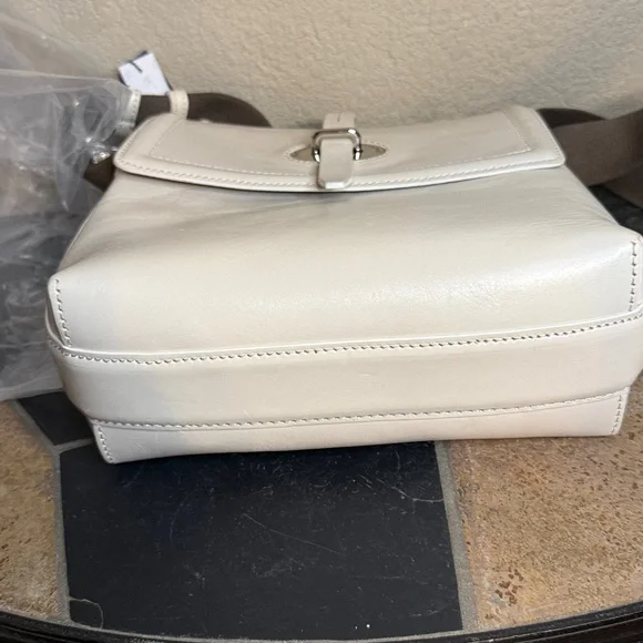 NWT DOONEY & BOURKE Florentine
Toscana Saddle Bag BONE Leather Purse Full Flap - Picture 7 of 7